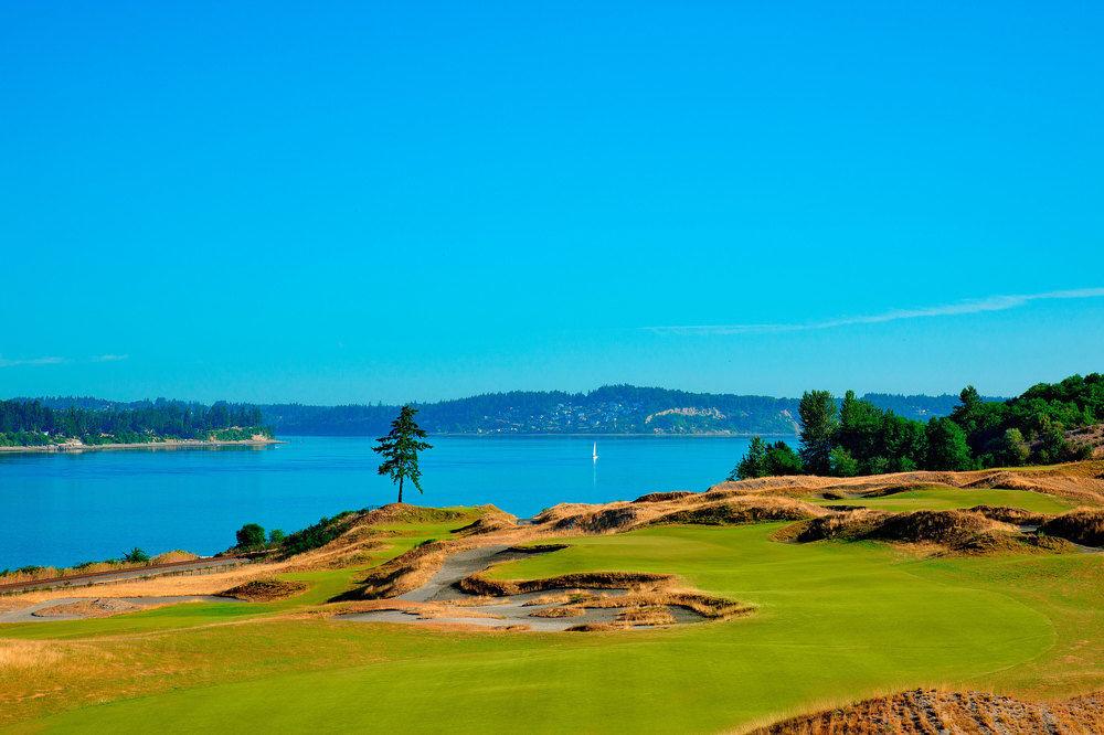 Hotel Murano Tacoma Exterior foto The 17th hole at Chambers Bay